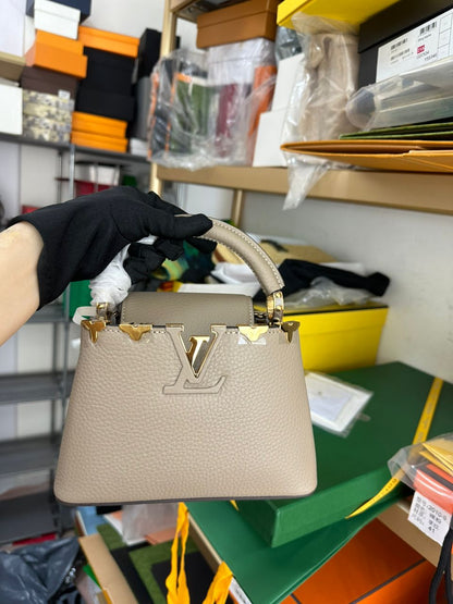 Lv CAPUCINES mini bag