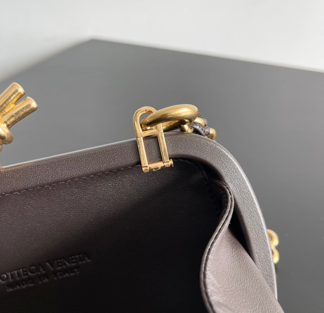 Bottega clutch kont