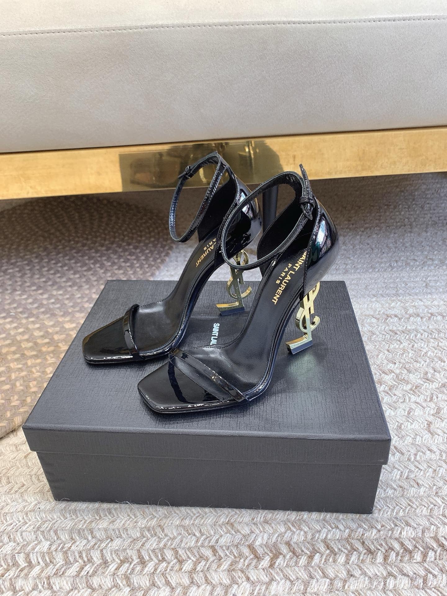 YSL OPYUM SANDALS IN PATENT LEATHER