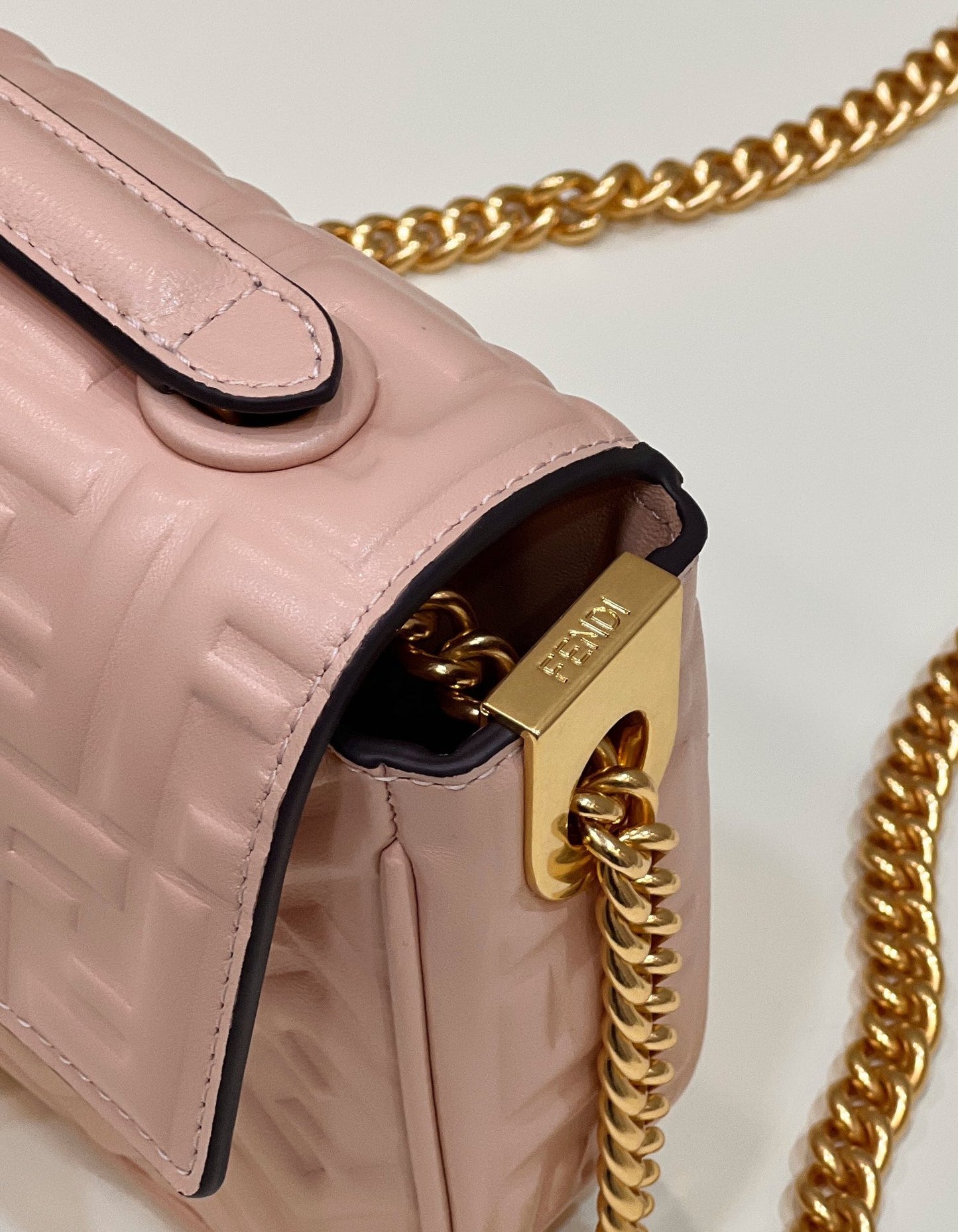 Fendi Baguette Chain Midi
 bag