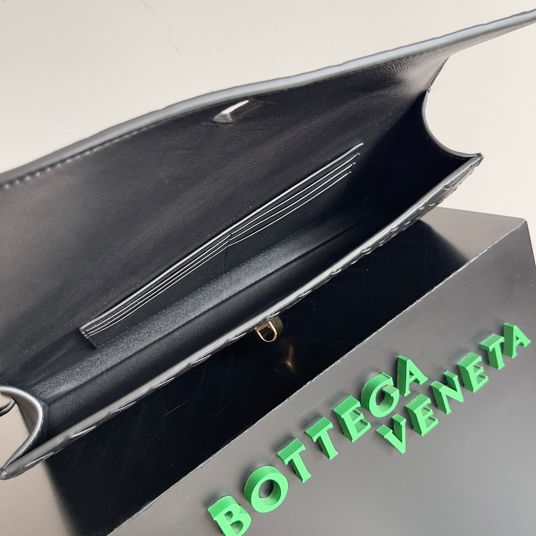 Bottega clutch Andiamo