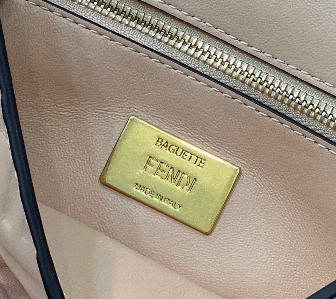 Fendi Baguette Chain Midi
 bag