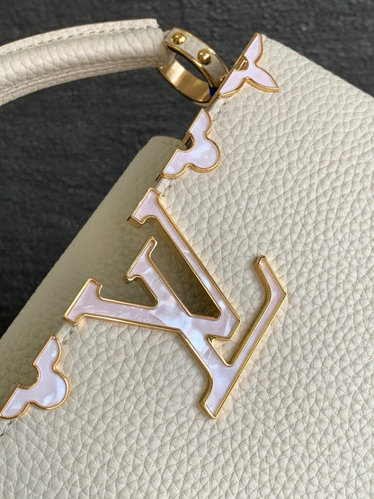 Lv CAPUCINES mini bag