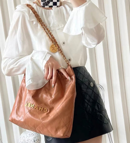 Chanel 22 hand bag