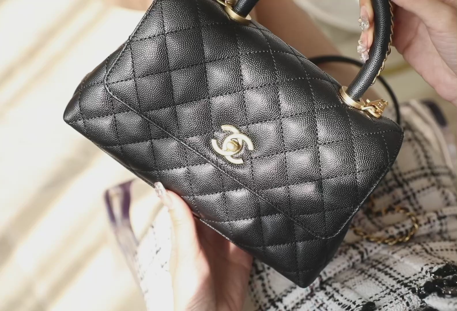 Chanel coco handle Boutique Adora